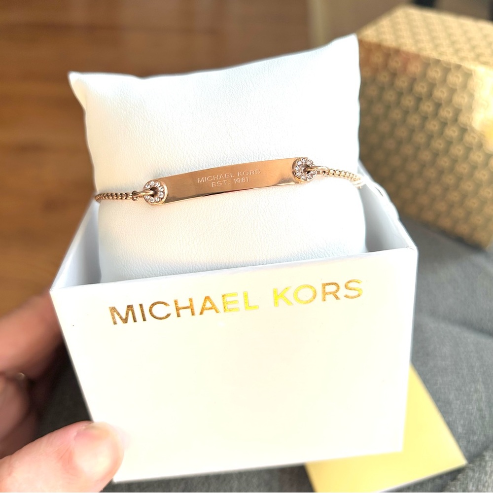 NWT authentic Mk rosegold plaque bracelet - Picture 2 of 3